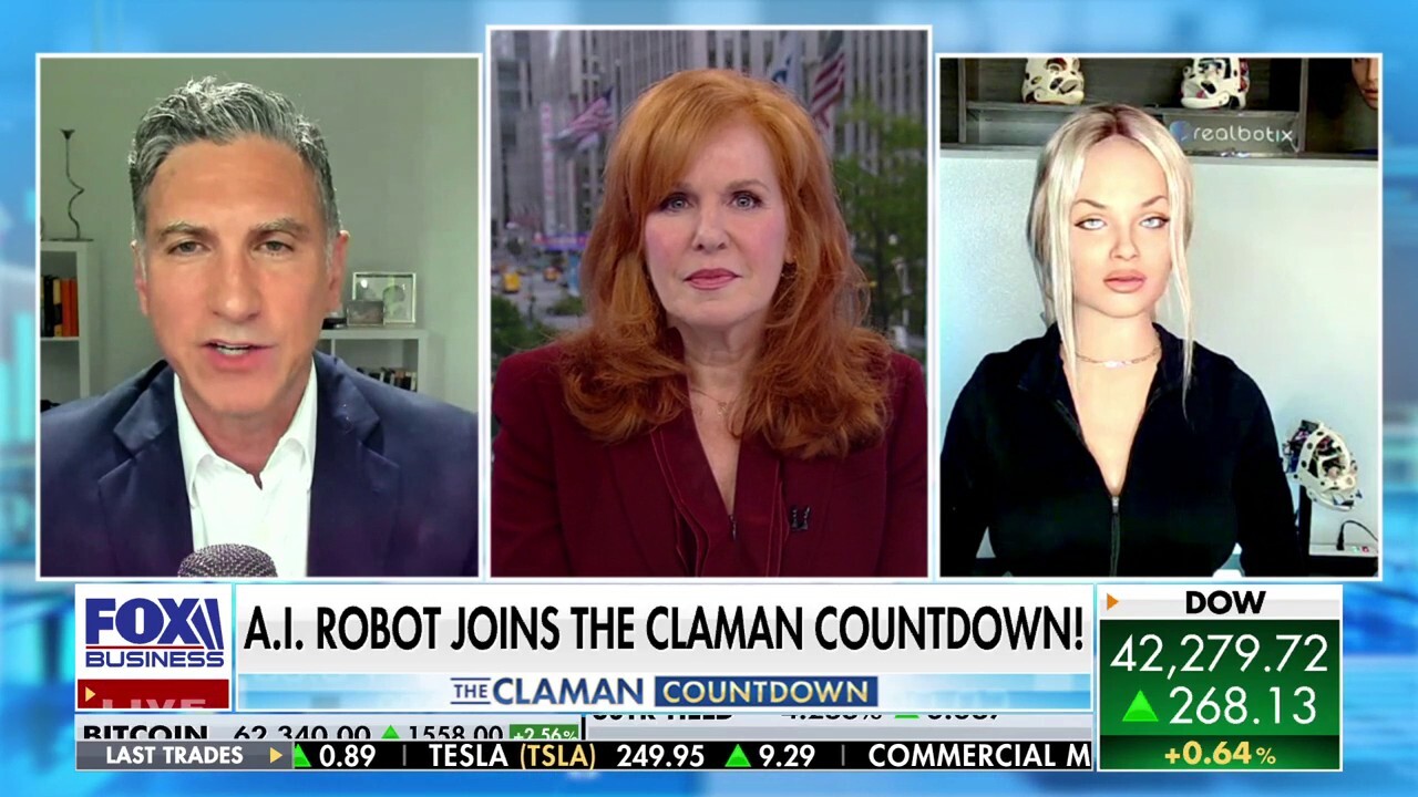 The first national TV interview with humanoid robot Aria!