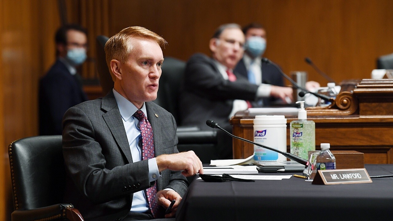 Lankford slams Dems for shutdown ‘precipice’: ‘We shouldn't have to be here’