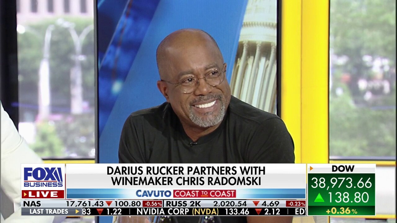Three-time Grammy winner and leader singer of ‘Hootie & the Blowfish’ Darius Rucker joins ‘Cavuto: Coast to Coast’ with ‘Legends Spirits’ founder Chris Radomski to discuss their latest business venture and his upcoming tour.