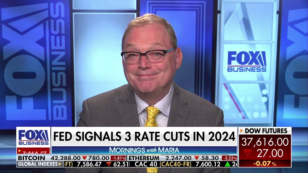 Former Council of Economics Advisers Chairman Kevin Hassett discusses the current retail environment, inflation in the U.S. and the impact of the Bank of Japan's decision on the Federal Reserve.