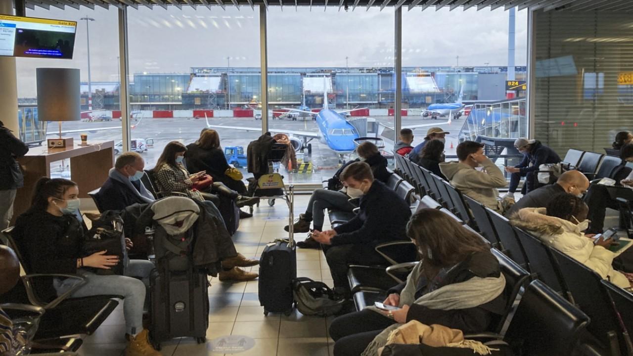 Air travel hitting its pandemic peak during the holidays