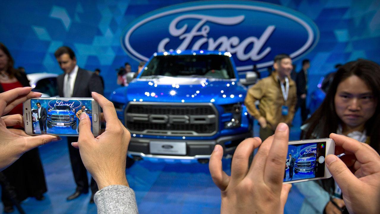 Ford recalls more than 500,000 pickup trucks 