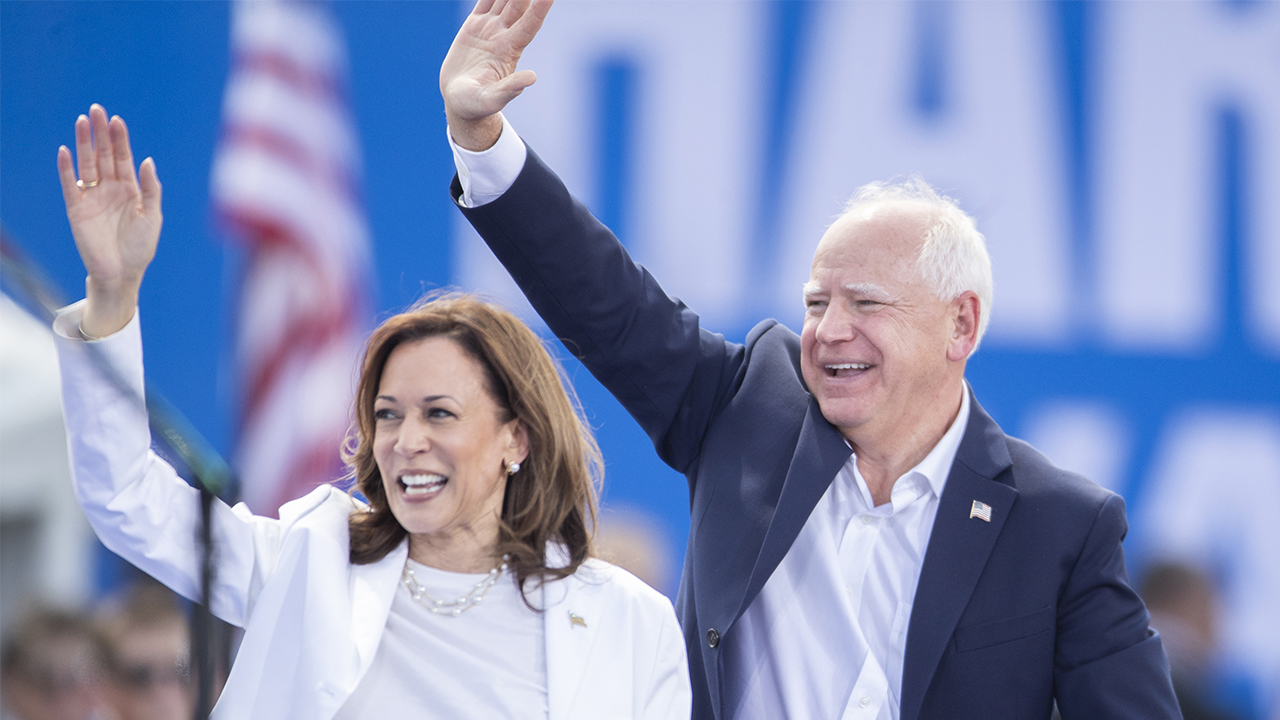 WATCH LIVE: Harris and Walz hold campaign event in Arizona