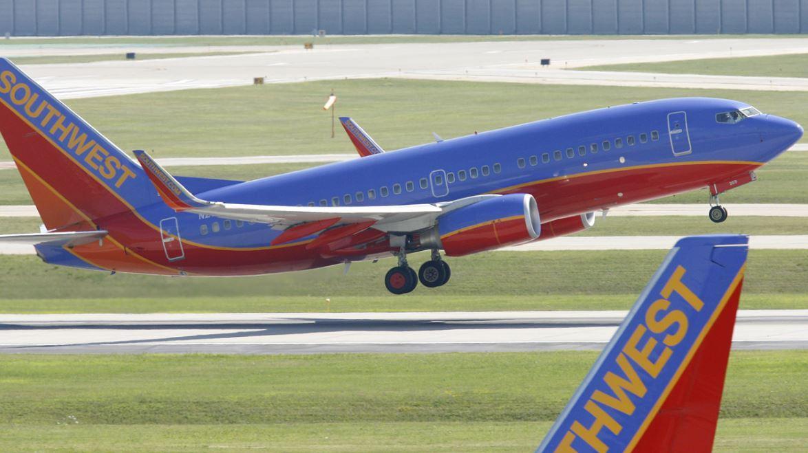 Southwest Airlines pilot explains what it takes to pull off an emergency landing