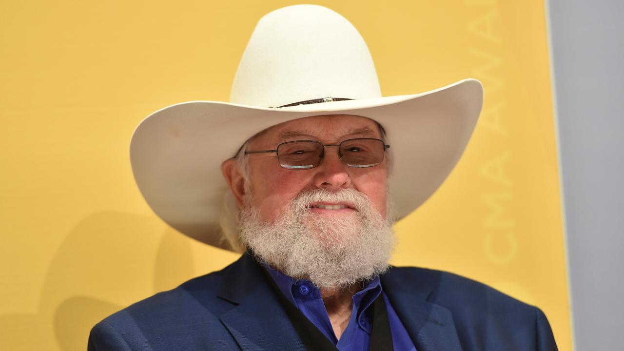Country music stars talk politics 