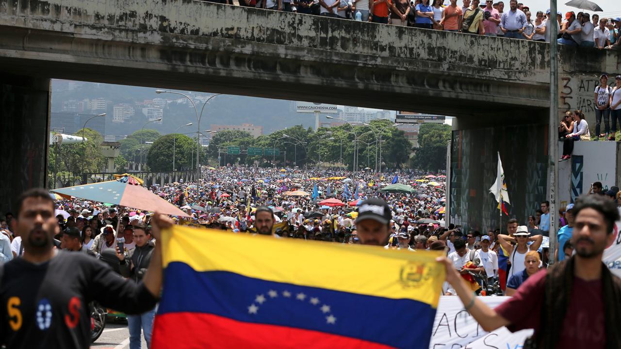 Venezuela on the brink of civil war: Fmr. US Ambassador