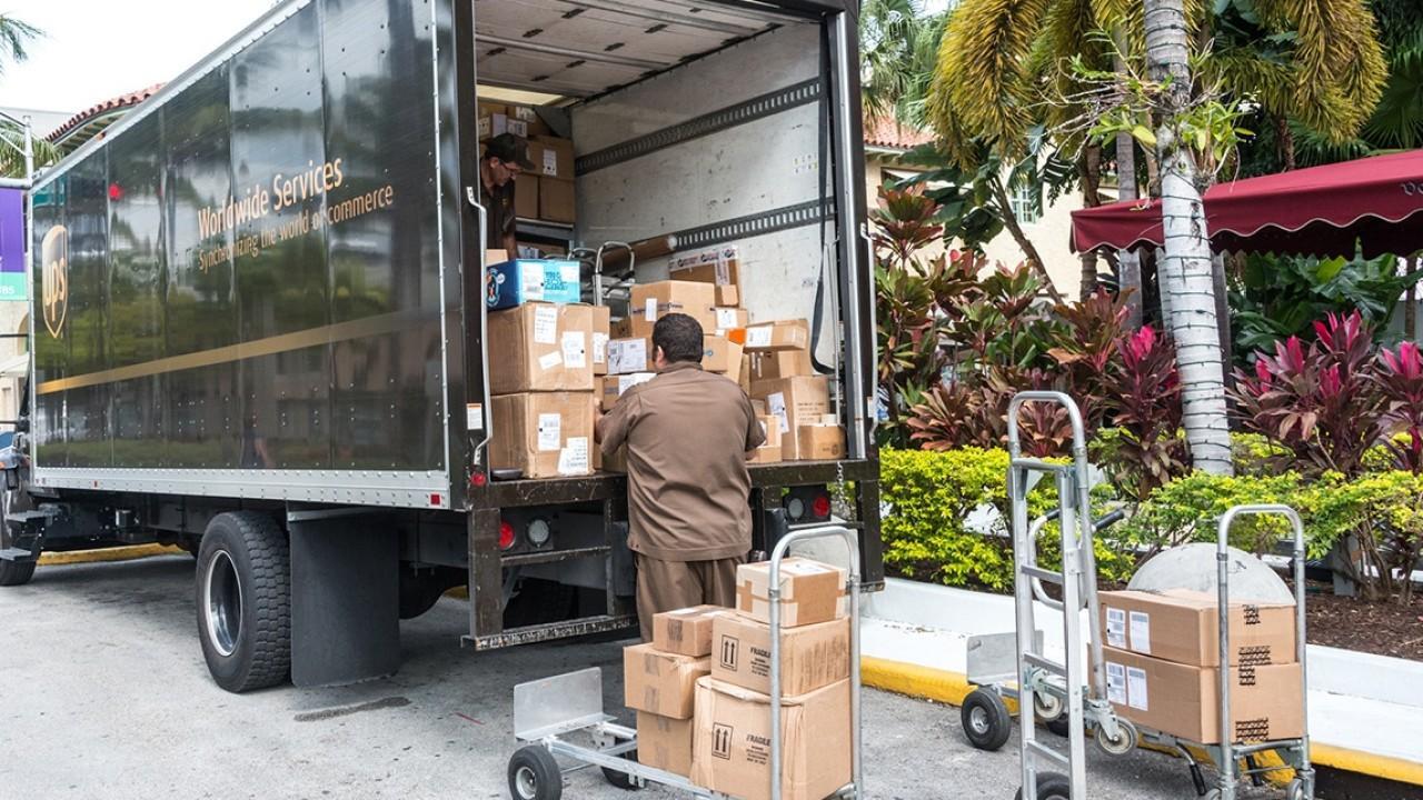 Surge in online shopping expected to cause strain on holiday supply chain