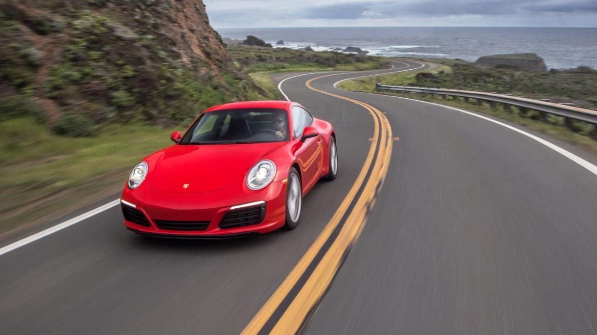 Porsche offers racetrack test drives at new ‘experience centers’