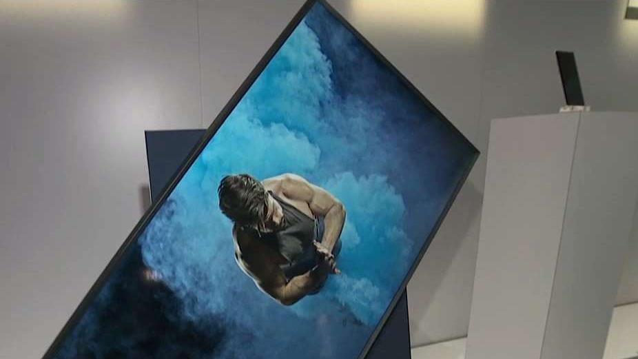 Samsung debuts new rotating TV at CES