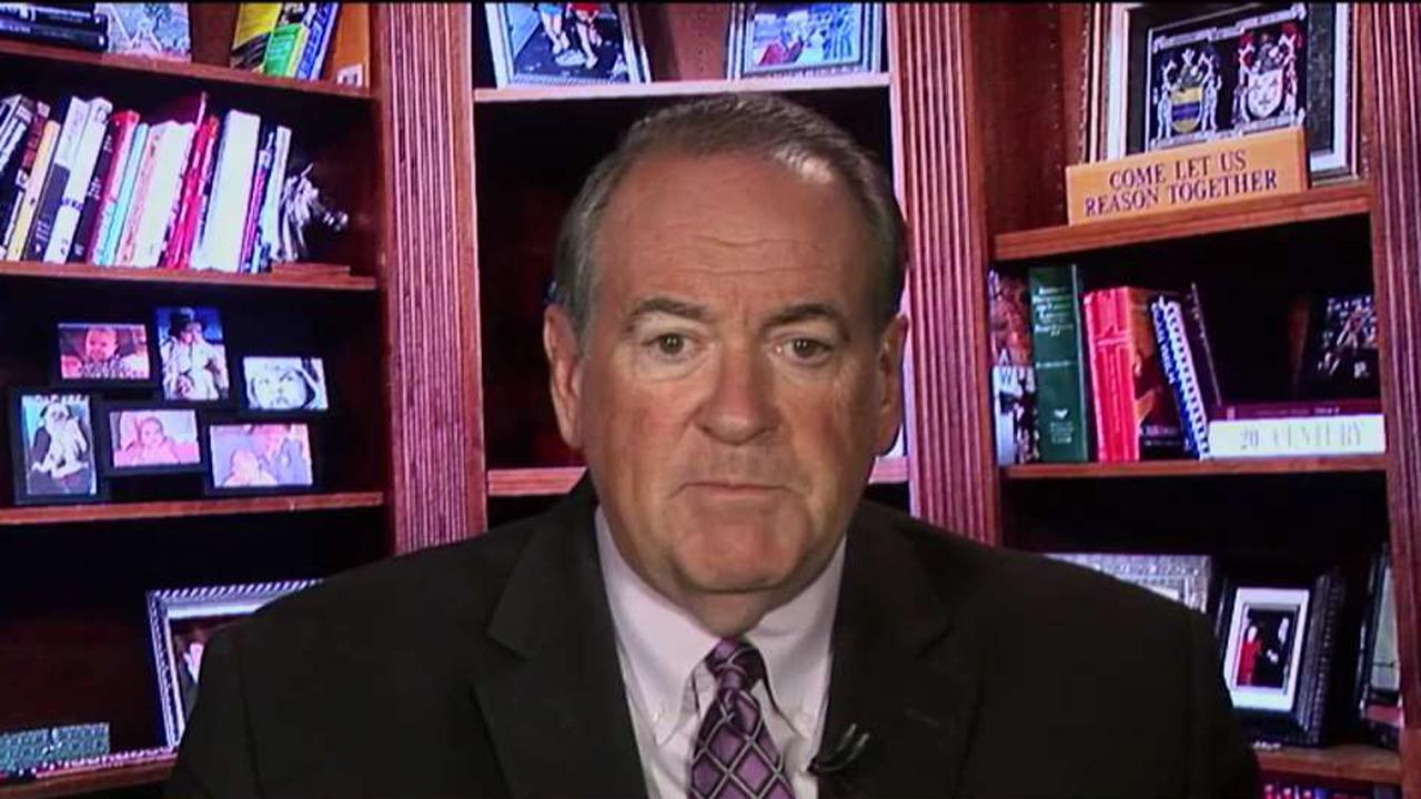 Huckabee: No judge has the right to override the president 