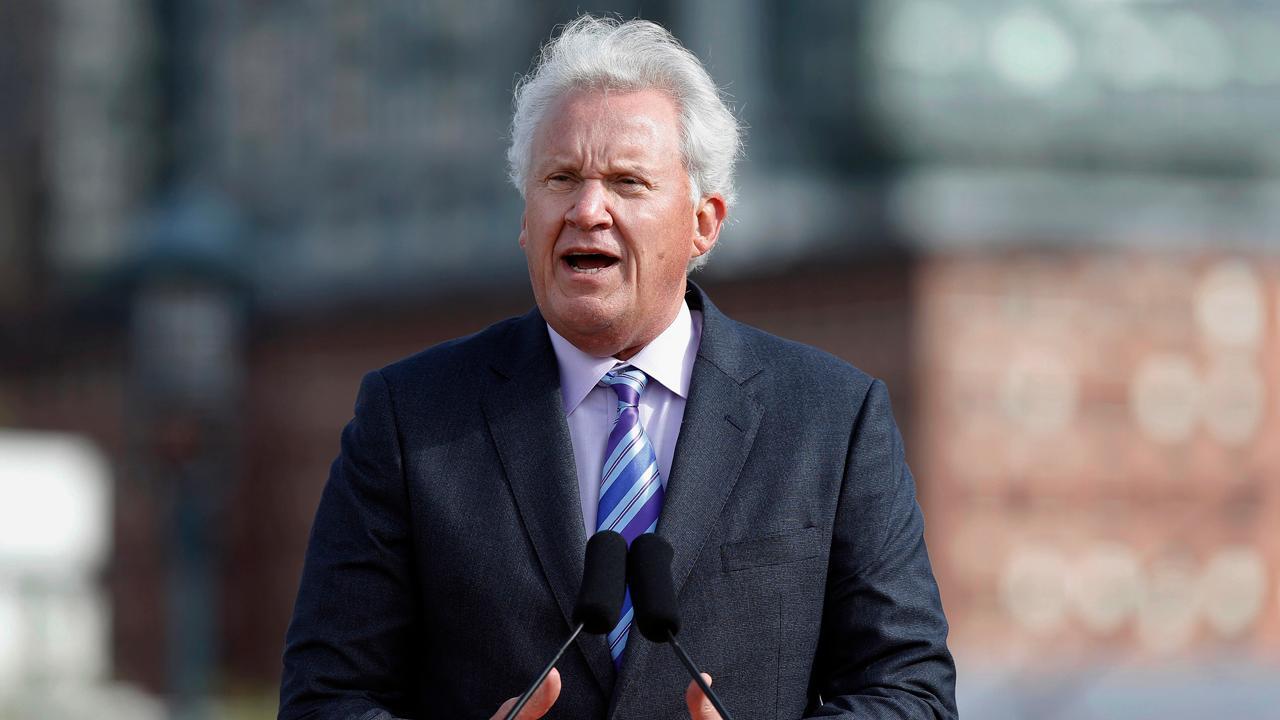 GE CEO Immelt steps down after 16 years