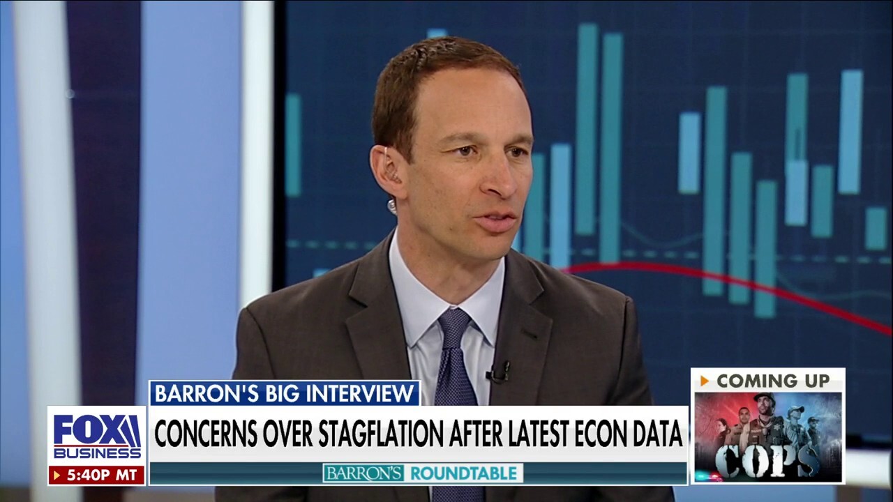 Invesco global market strategist Brian Levitt discusses the economy's rate of growth and the rate of inflation on 'Barron's Roundtable.'