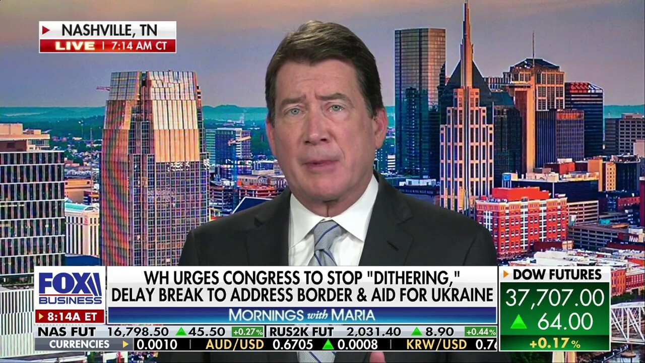 Using taxpayer money to send migrants to US cities instead of home just shows Biden admin's 'lunacy': Sen. Bill Hagerty