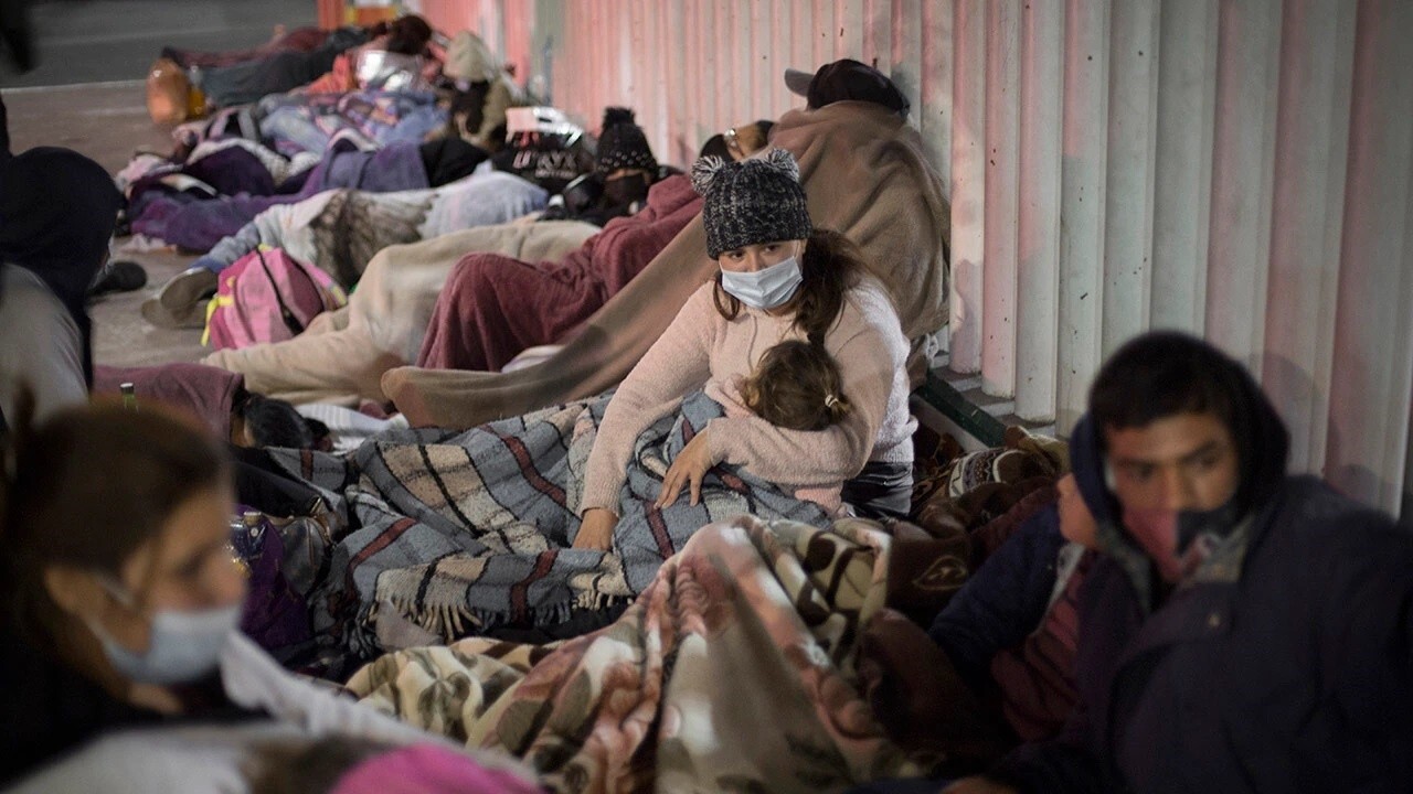 Ex-border chief on migrant surge: ‘We are facing a crisis right now’