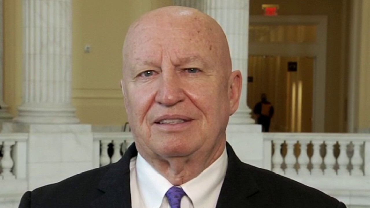 Rep. Brady on migrant surge: Border states 'pay a very steep price for this'