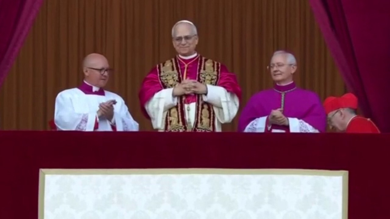 It's surprising for an outlier to be elected pope so quickly, Liz Peek says