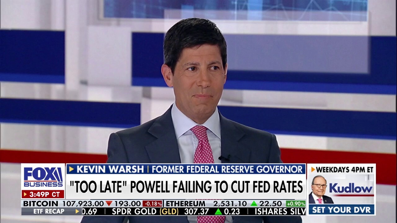 Former Federal Reserve Governor Kevin Warsh discusses Fed Chair Jerome Powell's interest rate strategy on 'Kudlow.'