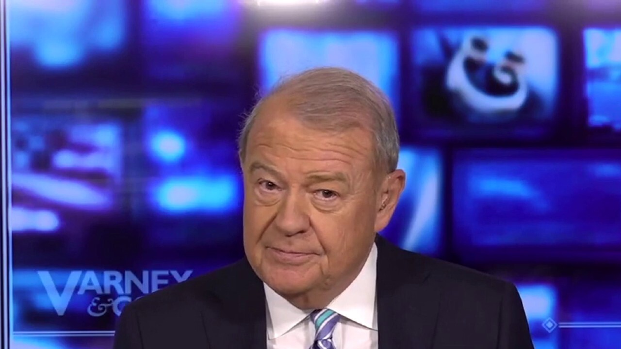 Stuart Varney weighs in on the government pausing Johnson & Johnson's vaccination effort.