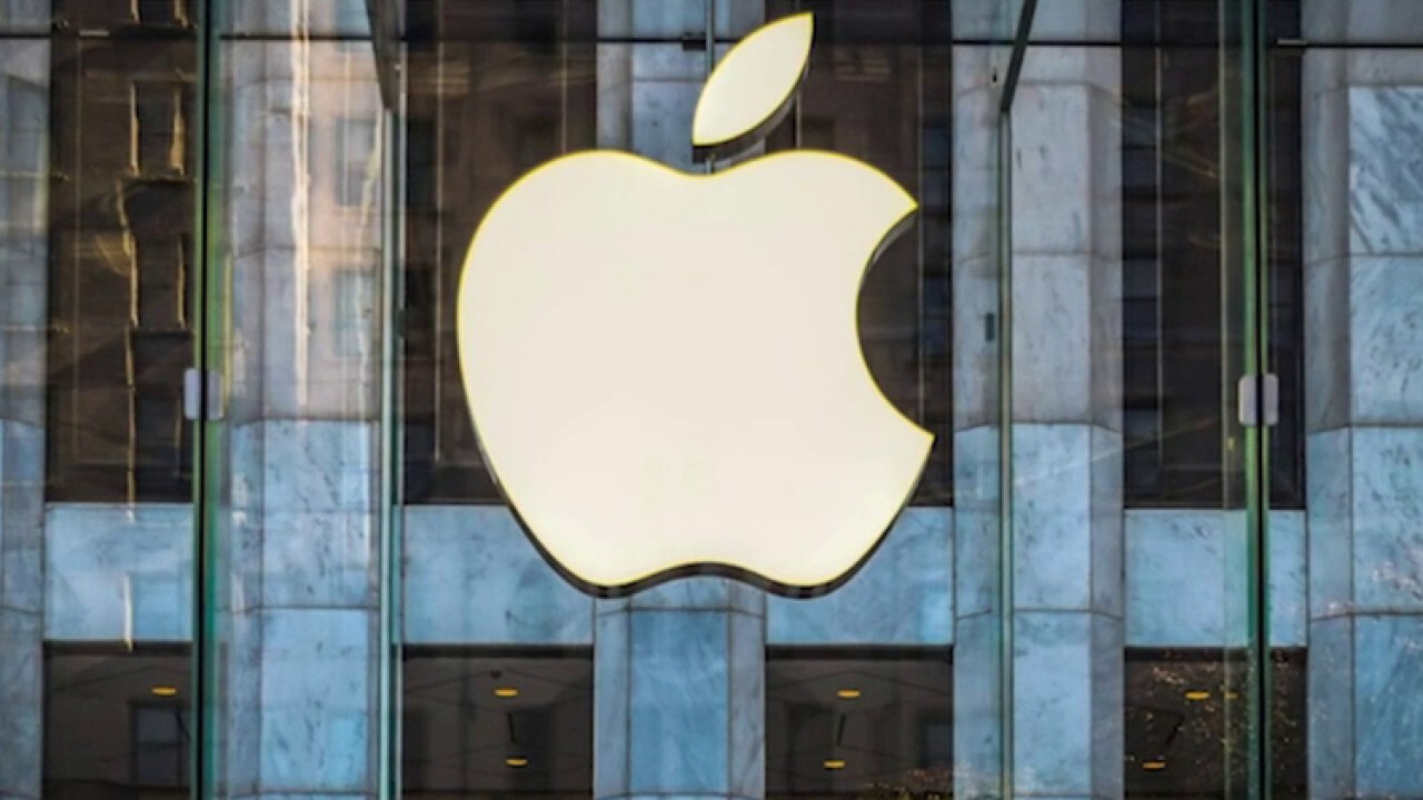 Barron's Roundtable panelists offer their market outlook after Apple has record-breaking year and whether the tech giant will enter the car business. 