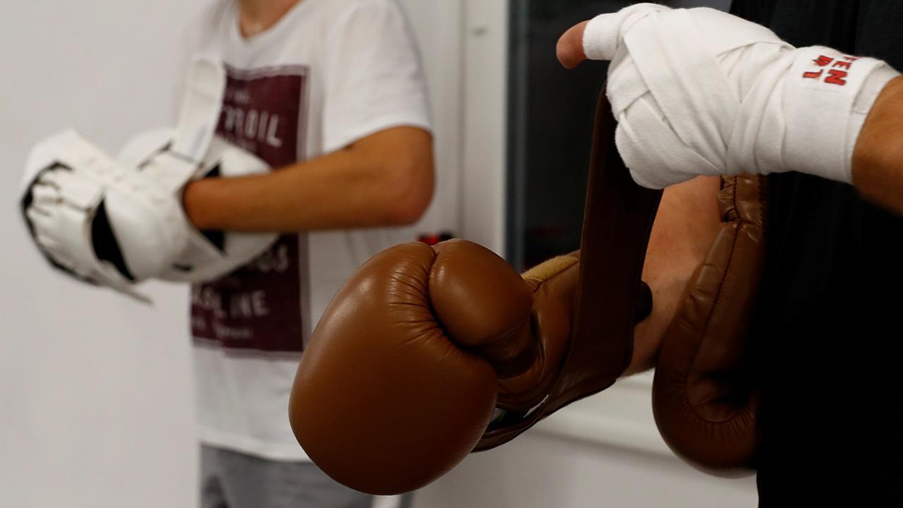 Boxing is slowly but surely coming back: Oscar De La Hoya