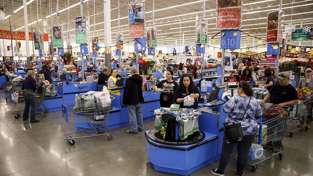 The Best Time to Shop at Walmart, According to Experts