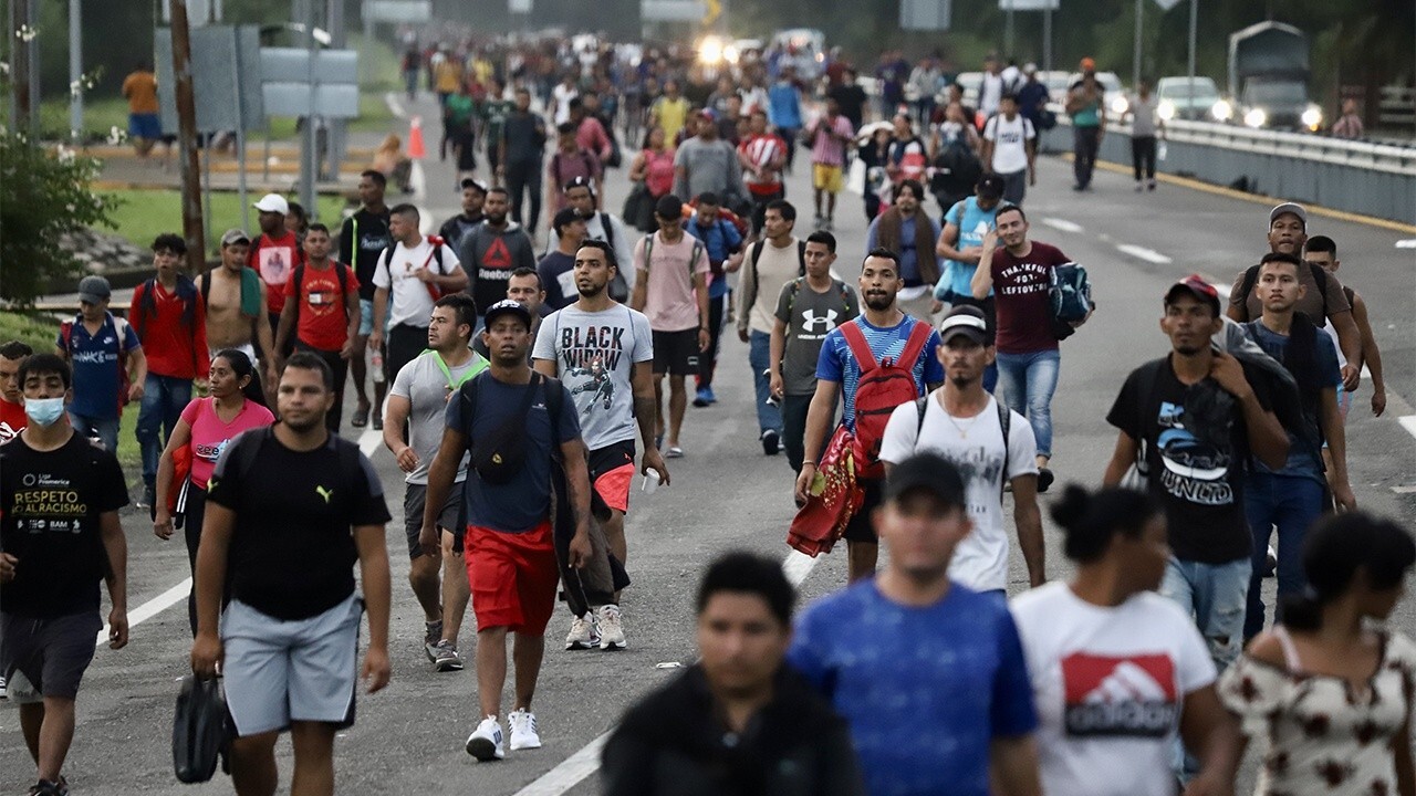 Migrant caravan disbands as Mexico gives permits