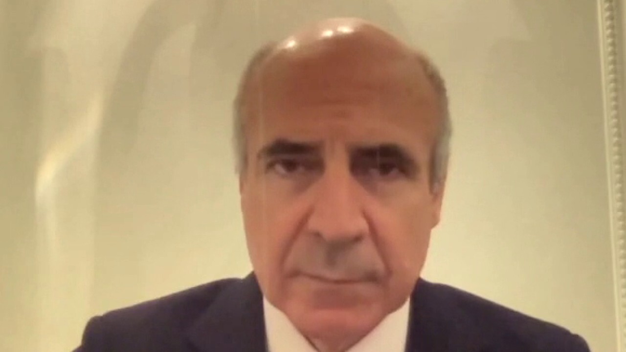 Bill Browder, the founder and CEO of Hermitage Capital Management, an investment fund and asset management company with experience in Russian markets, outlines what he believes will stop Russian President Vladimir Putin from further escalation. 