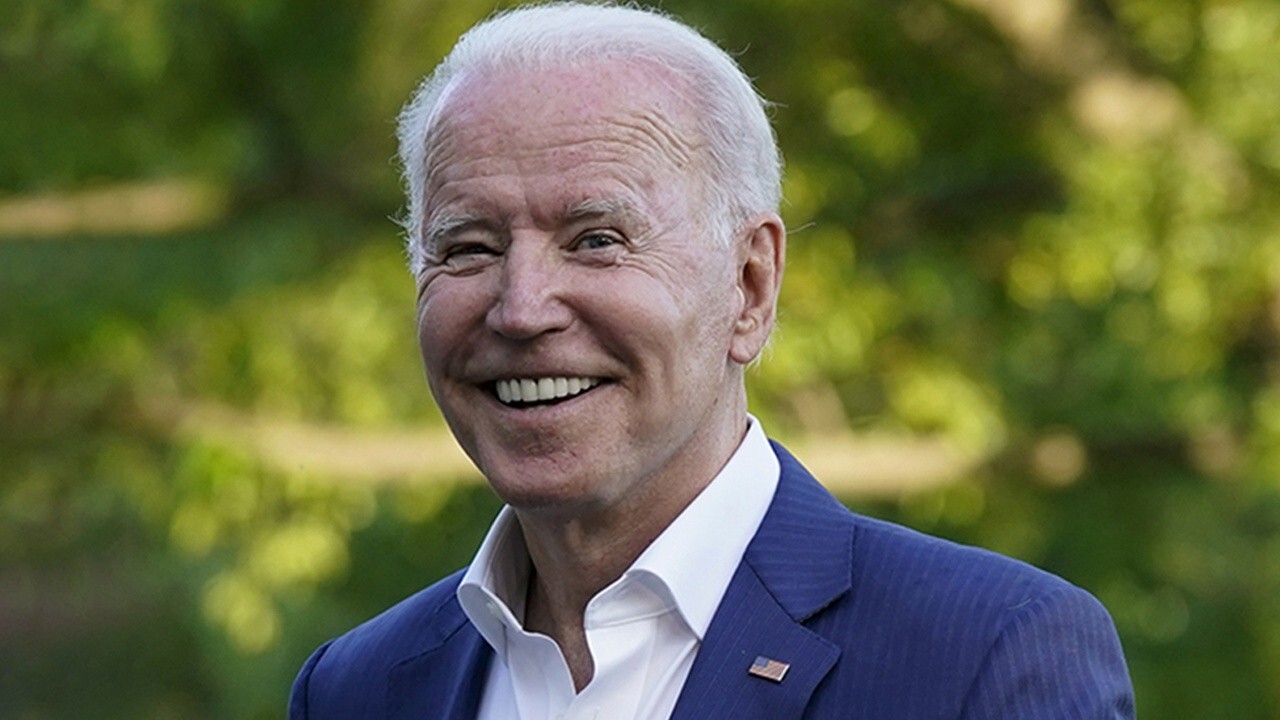 Biden takes credit for gas price drop after blaming high prices on Putin
