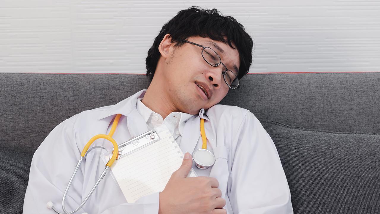Sleep deprivation pounds health care workers, police officers  