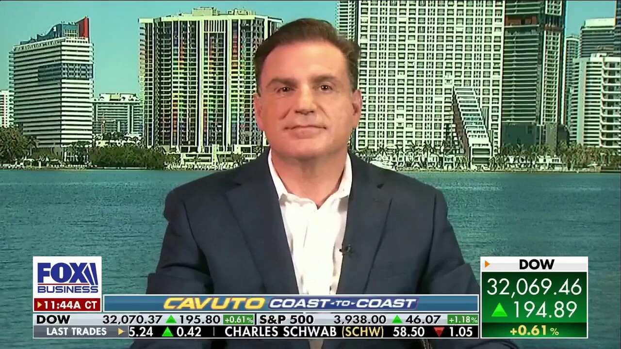 Royal Palm Companies CEO Dan Kodsi joined ‘Cavuto: Coast to Coast’ to discuss the Silicon Valley Bank collapse and its economic impact on the real estate market. 