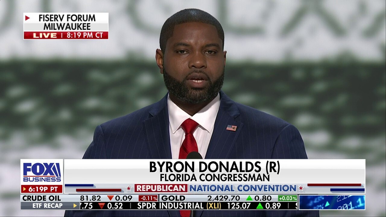  Byron Donalds: Democratic politicians wanted to trap me in a failing school, but my mom fought
