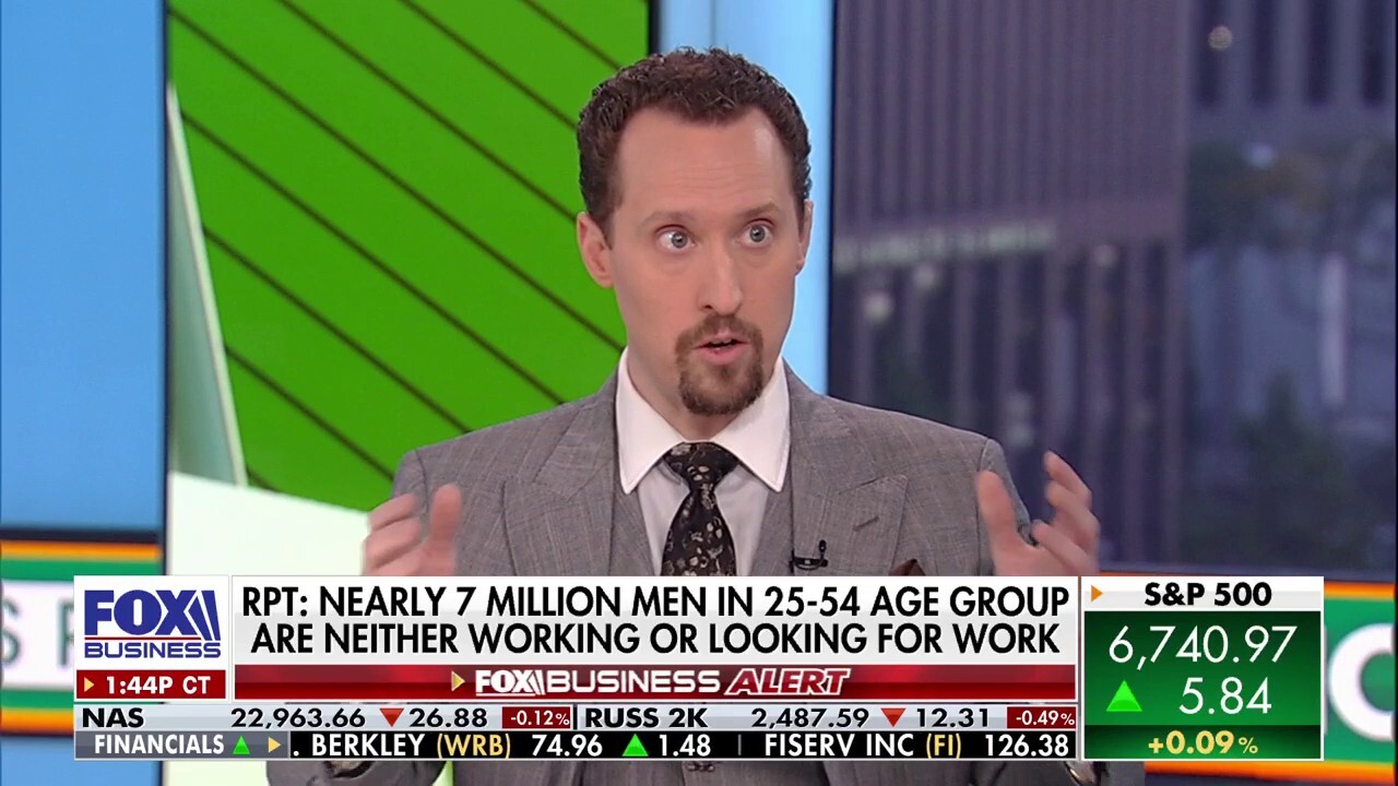 'CUT THEM OFF': Economist says Biden 'relaxed the rules' on welfare benefits