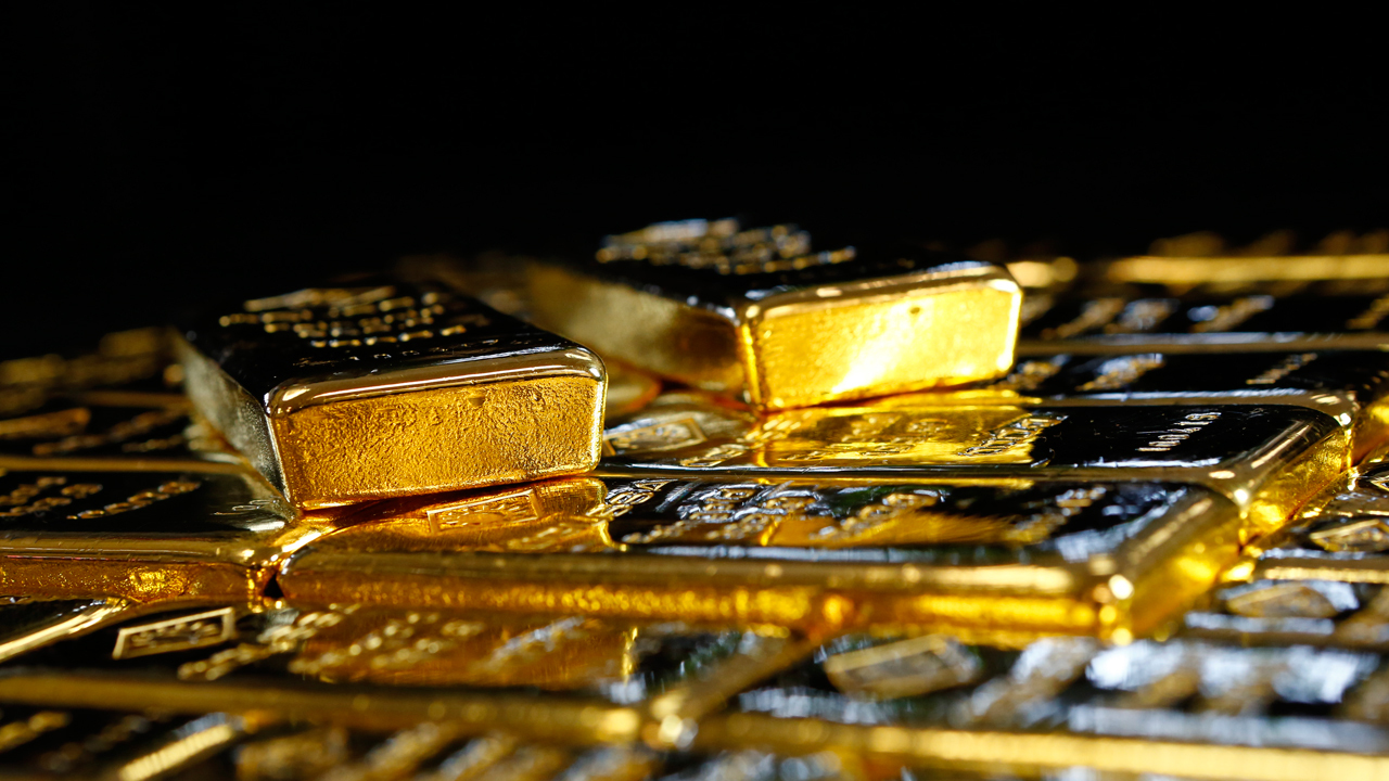 Steven Leeb: Gold is a necessary investment