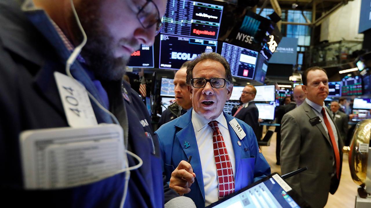 Retail earnings, trade uncertainty weigh on stocks 