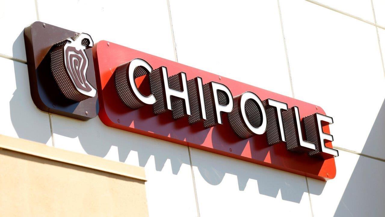 Competitors benefitting from Chipotle's food safety woes?