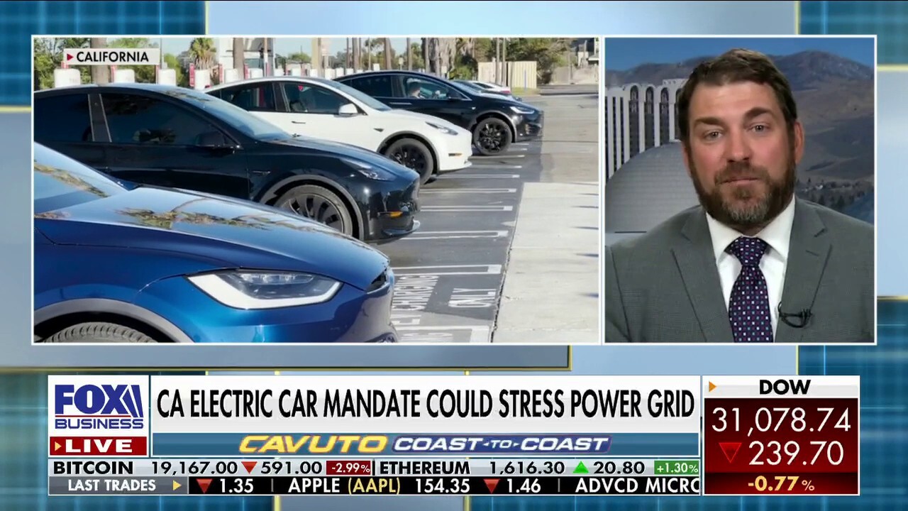 Western States Petroleum Association vice president Kevin Slagle issues a warning to Americans about the Democrats’ electric vehicles push on 'Cavuto: Coast to Coast.'