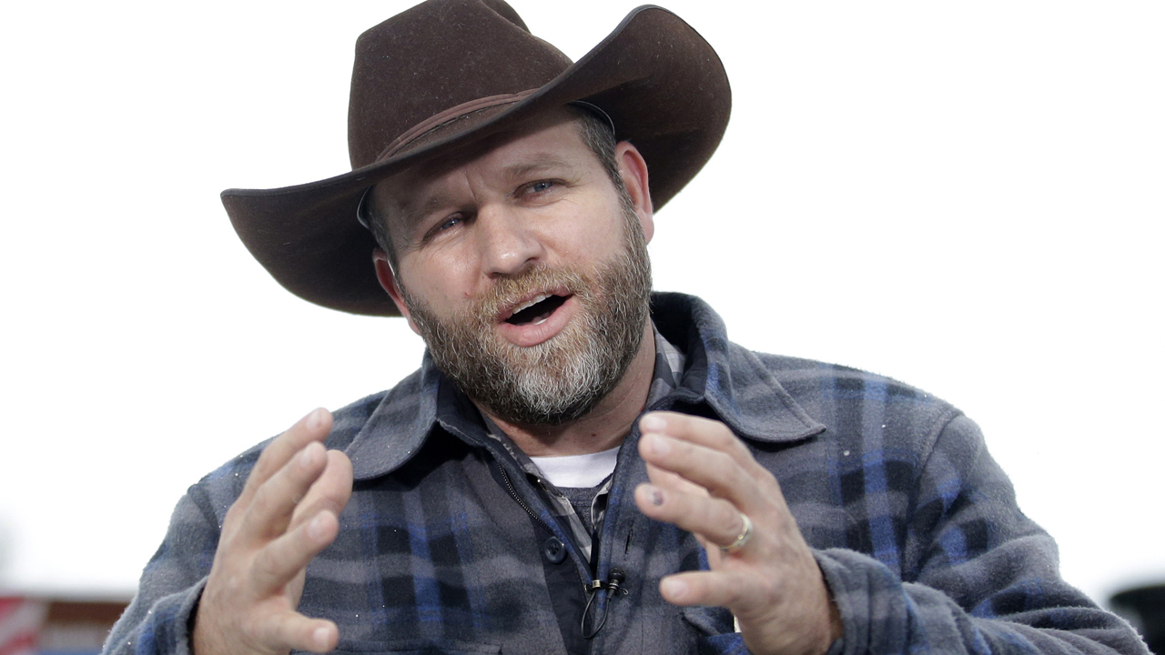 Oregon protest leader Ammon Bundy arrested, urges occupiers to go home