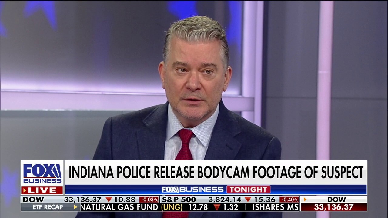 Retired NYPD inspector Paul Mauro discusses the latest footage release of Idaho murder suspect Bryan Kohberger on ‘Fox Business Tonight.’