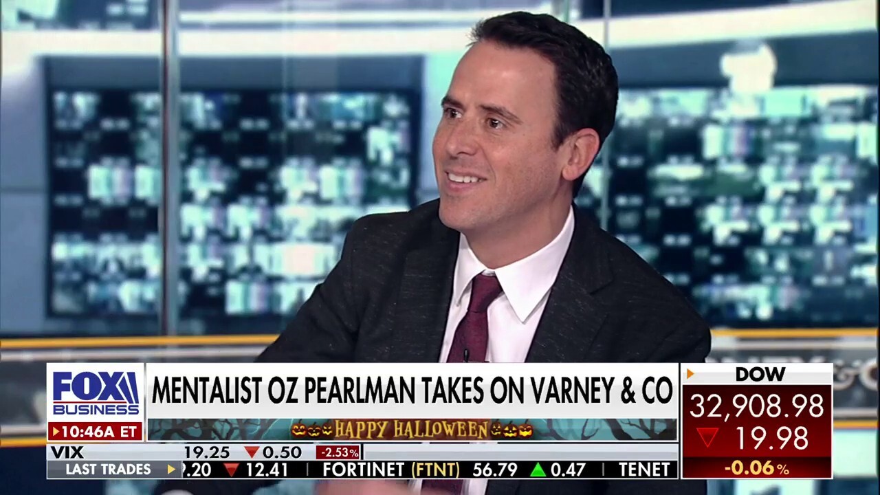 Mentalist Oz Pearlman stuns Stuart Varney | Fox Business Video