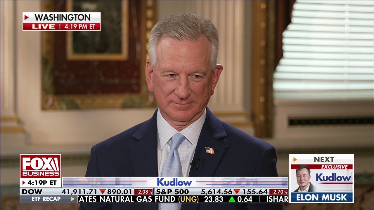 GOP lawmaker says the Trump admin will 'build the country back'