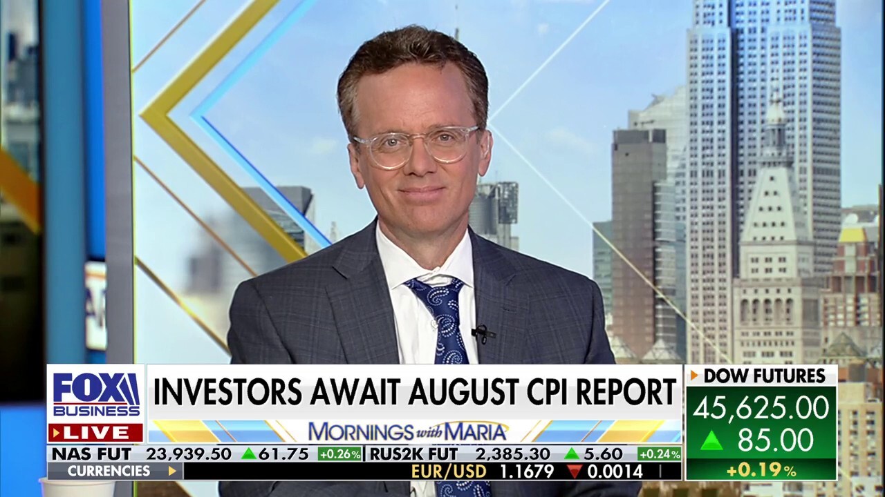 Fed faces growing pressure for rate cuts as labor market weakens