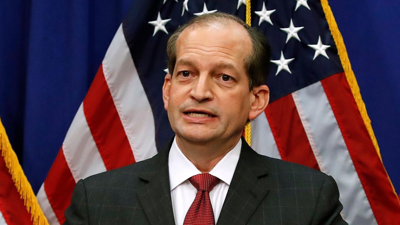 Labor Secretary Alexander Acosta defends notifying victims in 2008 Epstein case