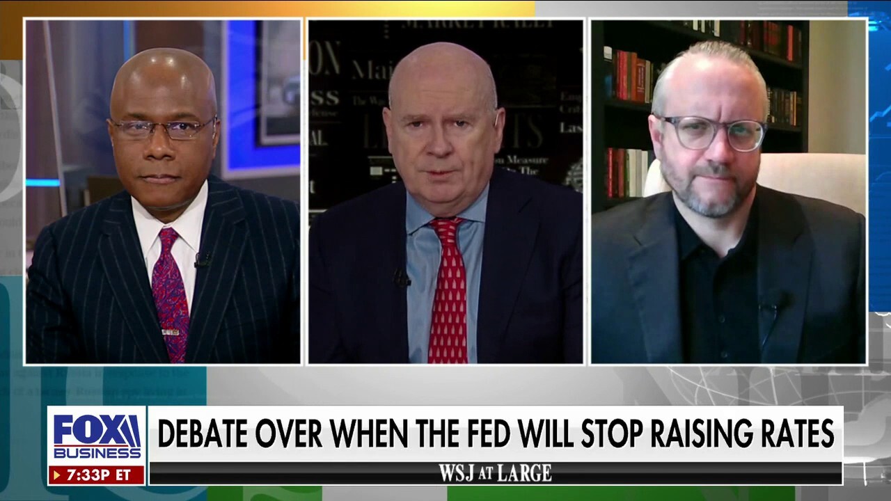 Host Gerry Baker breaks down January's economic barometers and discusses it with guests American Spectator contributing editor Deroy Murdock and founder of the Bahnsen Group, David Bahnsen on 'WSJ at Large.'