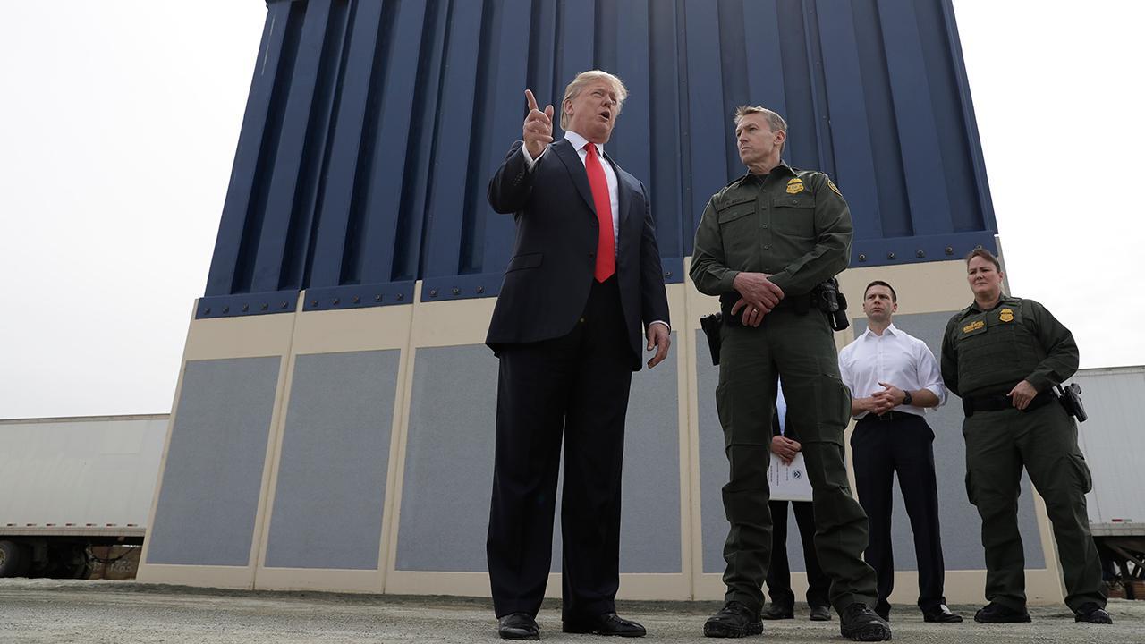 Trump in stalemate with Democrats over government funding