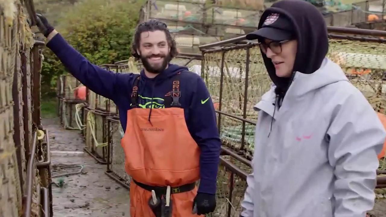 'Deadliest Catch' crew teaches Kennedy how to set up a crab pot