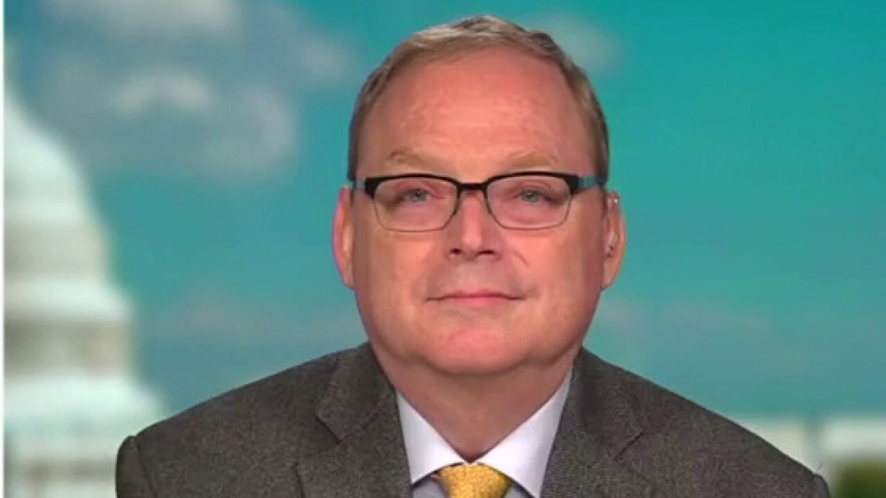 Former Council of Economic Advisers chair Kevin Hassett gives his take on if the United States is in a recession and criticizes the White House's handling of the economy on 'Kudlow.'