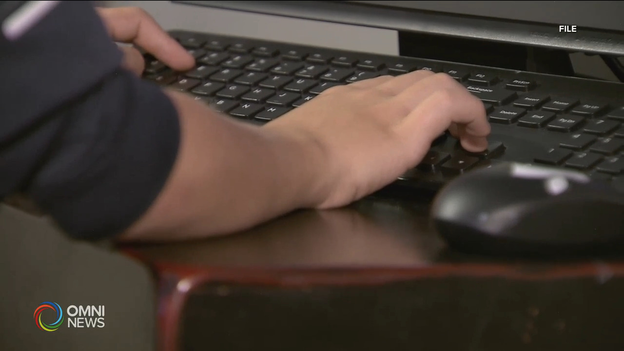 黑客入侵小學網上課程展示不雅動作 -- Jun 15, 2021 (ON)