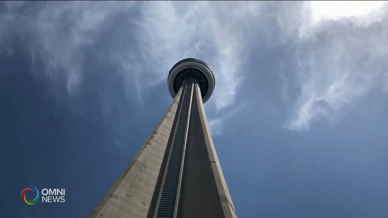 安省觀光景點CN塔迎接首批遊客 -- July 23, 2021 (ON)