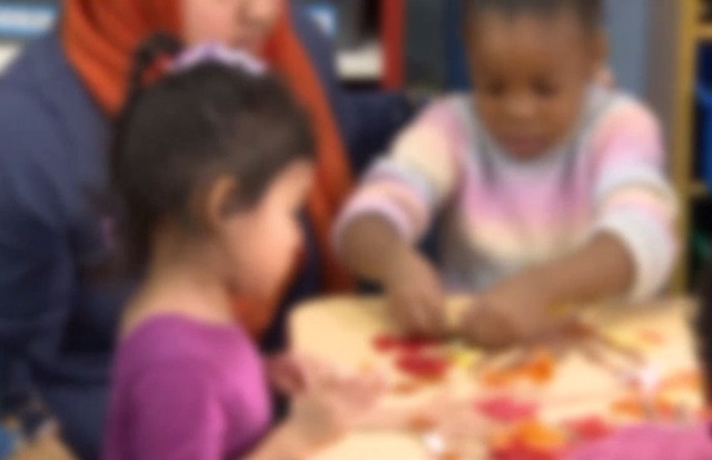 تمديد برنامج رعاية الأطفال في مقاطعة أونتاريو الكندية عند 19 دولارا يوميا 