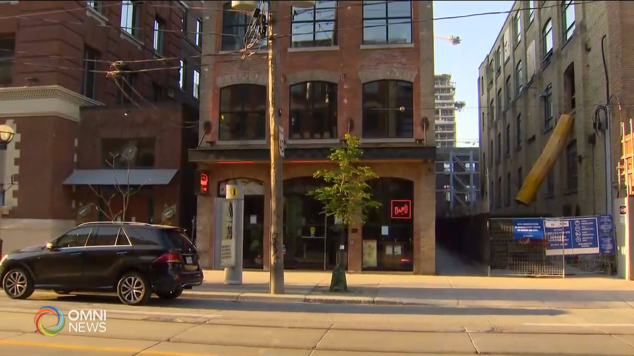 25人违反居家令被警方开罚单－ May 17, 2021